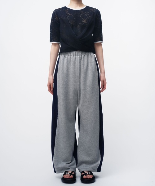 THINGS THAT MATTER(シングス ザット マター)の「LACE CROSS CROPPED TOPS / レースクロスクロップドトップス(その他トップス・レディース・ホワイト/ブラック・FREE)」の12枚目の写真