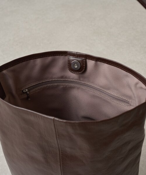 BEARDSLEY（ビアズリー）の「ワンショルダーレザートート（トートバッグ・レディース・ブラウン/ブラック・FREE）」の7枚目の写真