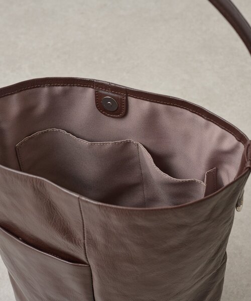 BEARDSLEY（ビアズリー）の「ワンショルダーレザートート（トートバッグ・レディース・ブラウン/ブラック・FREE）」の8枚目の写真