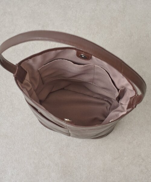 BEARDSLEY（ビアズリー）の「ワンショルダーレザートート（トートバッグ・レディース・ブラウン/ブラック・FREE）」の9枚目の写真