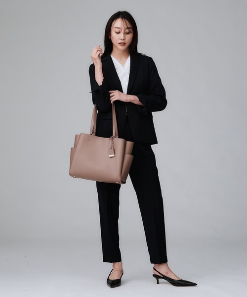 UNTITLED(アンタイトル)の「【追加/通勤におすすめ】ライトトート(トートバッグ・レディース・ライトグレー/ブラック/サンドベージュ・99)」の6枚目の写真