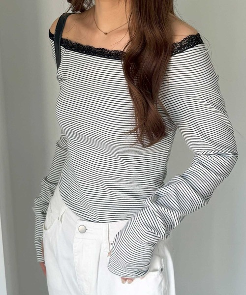 nelliy.(ネルリー)の「レース切替ボーダーオフショルダ―トップス(Tシャツ/カットソー・レディース・グレー/ブラック・MEDIUM/LARGE)」の2枚目の写真