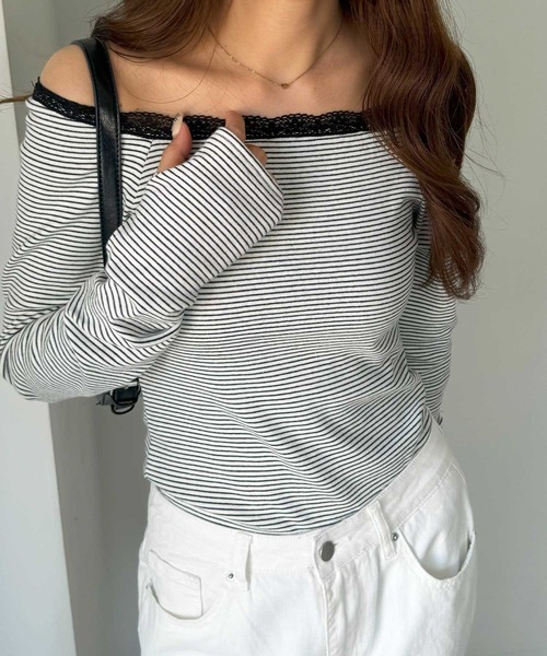 nelliy.(ネルリー)の「レース切替ボーダーオフショルダ―トップス(Tシャツ/カットソー・レディース・グレー/ブラック・MEDIUM/LARGE)」の3枚目の写真