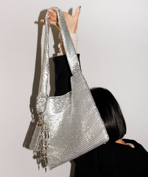 HEY!MrsROSE(ヘイミセスローズ)の「HEY! Mrs ROSE(ヘイ!ミセスローズ) Metal & Chain BAG(トートバッグ・レディース・ブラック/シルバー・FREE)」の5枚目の写真