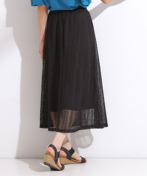 SHOO・LA・RUE（シューラルー）の「【2WAY】裏地を外してレイヤードにも! レース調スカート（スカート・レディース・ブラック/アイボリー・01/04/03/02）」の4枚目の写真