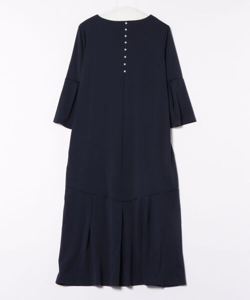 VIBGYOR(ヴィブジョー)の「FReePLACe/バックパール Aラインワンピース X12602(ワンピース・レディース・ベージュ/ネイビー・FREE)」の4枚目の写真