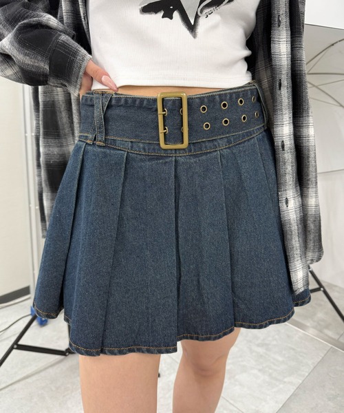 Figments（フィグメンツ）の「アイレットベルトデニムプリーツミニスカパン（スカート・レディース・ライトブルー/ブラック/ブルー系その他・SMALL/MEDIUM）」の3枚目の写真