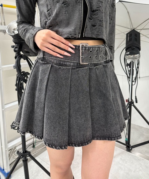 Figments（フィグメンツ）の「アイレットベルトデニムプリーツミニスカパン（スカート・レディース・ライトブルー/ブラック/ブルー系その他・SMALL/MEDIUM）」の14枚目の写真