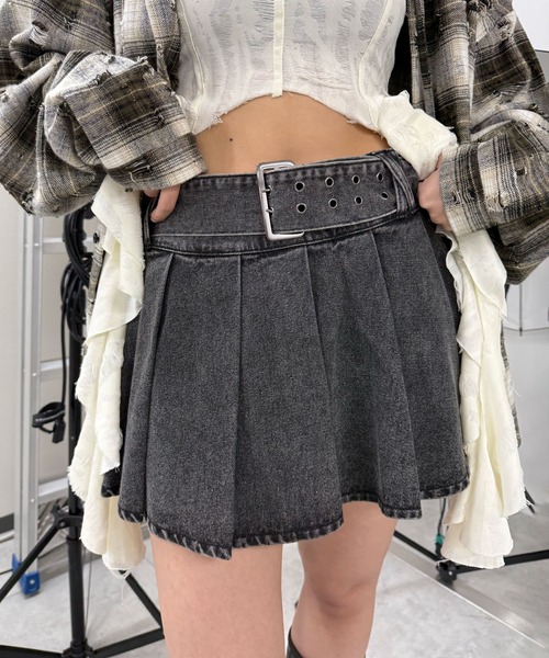 Figments（フィグメンツ）の「アイレットベルトデニムプリーツミニスカパン（スカート・レディース・ライトブルー/ブラック/ブルー系その他・SMALL/MEDIUM）」の12枚目の写真