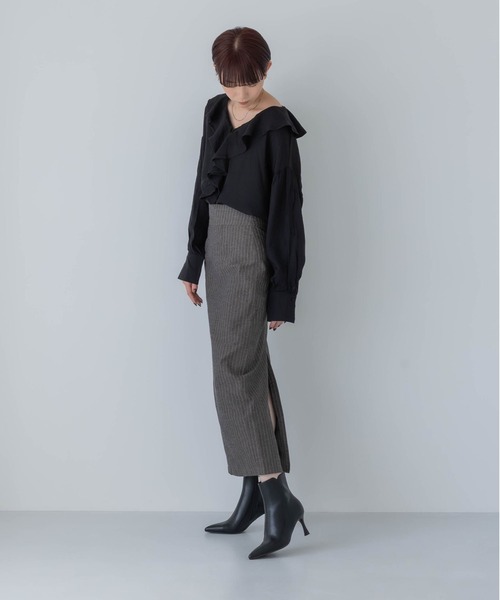 EVOL(イーボル)の「【S-LLサイズ展開・美脚効果あり】ポインテッド7.5cmヒールショートブーツ BZ23847(ブーツ・レディース・ベージュ/ブラック系その他/ブラック・LL/L/M/S)」の5枚目の写真