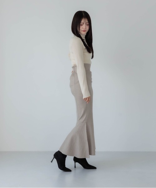 EVOL(イーボル)の「【S-LLサイズ展開・美脚効果あり】ポインテッド7.5cmヒールショートブーツ BZ23847(ブーツ・レディース・ベージュ/ブラック系その他/ブラック・LL/L/M/S)」の8枚目の写真