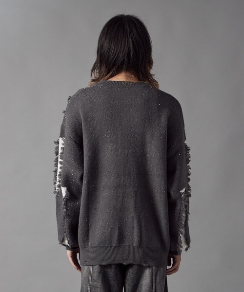 Theater code(シアターコード)の「【40%OFF】Distressed Fringe Crew Neck Sweater / ダメージ加工 フリンジ クルーネックセーター 2026年 夏 夏服メンズ(ニット/セーター・メンズ・ブラック/グレー・M/L)」の17枚目の写真