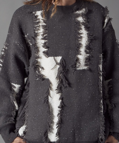 Theater code(シアターコード)の「【40%OFF】Distressed Fringe Crew Neck Sweater / ダメージ加工 フリンジ クルーネックセーター 2026年 夏 夏服メンズ(ニット/セーター・メンズ・ブラック/グレー・M/L)」の14枚目の写真