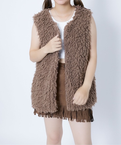 GORGE（ゴージ）の「《プードルファー風×もこもこ質感》レディース ファーベスト 秋冬アウター 羽織りアイテム（ベスト・レディース・チャコール/モカ/アイボリー・F）」の8枚目の写真