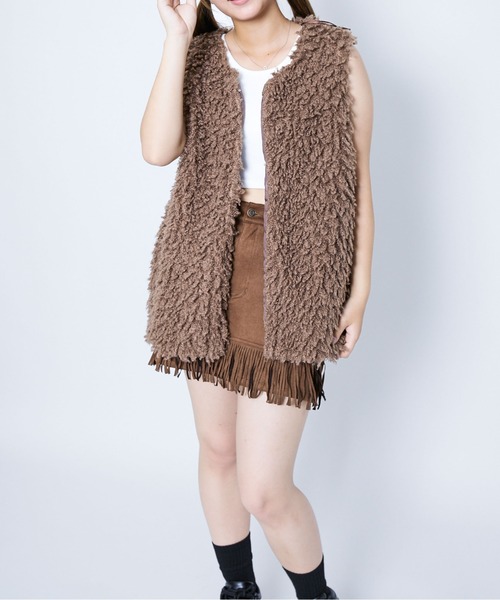 GORGE（ゴージ）の「《プードルファー風×もこもこ質感》レディース ファーベスト 秋冬アウター 羽織りアイテム（ベスト・レディース・チャコール/モカ/アイボリー・F）」の10枚目の写真