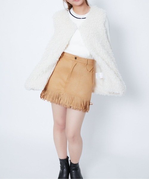 GORGE（ゴージ）の「《プードルファー風×もこもこ質感》レディース ファーベスト 秋冬アウター 羽織りアイテム（ベスト・レディース・チャコール/モカ/アイボリー・F）」の14枚目の写真