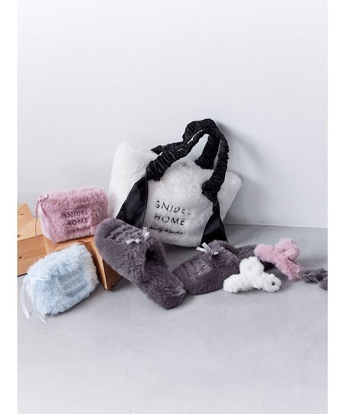 SNIDEL HOME(スナイデルホーム)の「ファーバンス(バレッタ/ヘアクリップ・レディース・チャコールグレー/ピンク/ホワイト/ミント・F)」の6枚目の写真