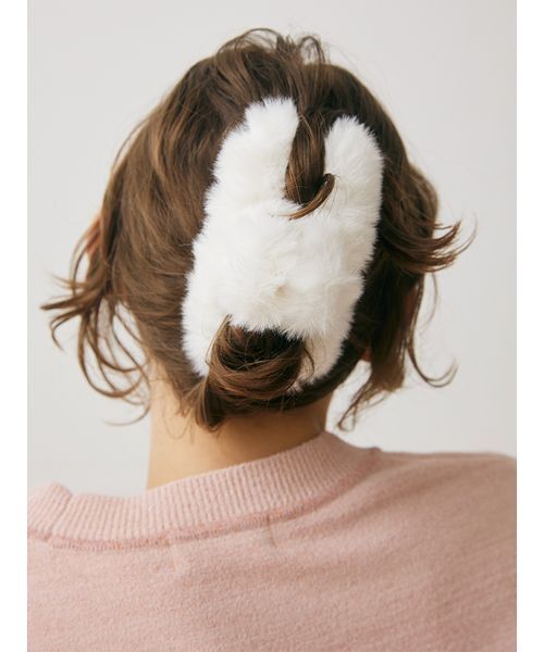 SNIDEL HOME(スナイデルホーム)の「ファーバンス(バレッタ/ヘアクリップ・レディース・チャコールグレー/ピンク/ホワイト/ミント・F)」の9枚目の写真