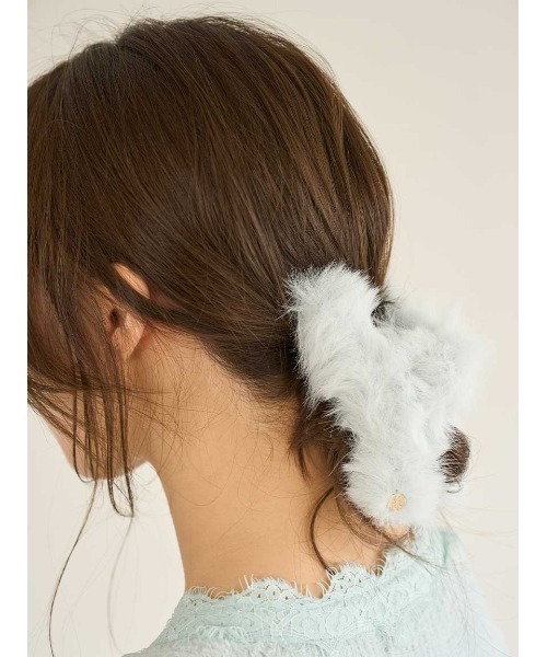 SNIDEL HOME(スナイデルホーム)の「ファーバンス(バレッタ/ヘアクリップ・レディース・チャコールグレー/ピンク/ホワイト/ミント・F)」の8枚目の写真