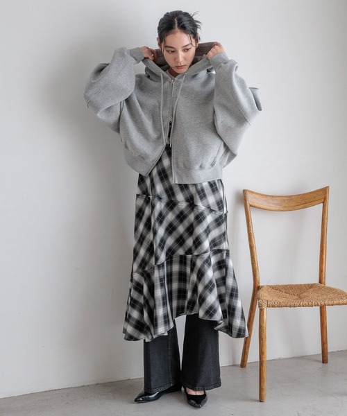 LOWRYS FARM（ローリーズファーム）の「イレヘムキリカエキャミワンピース　587916（ワンピース・レディース・ブラウン/グレー/ブラウン系その他・FREE）」の16枚目の写真