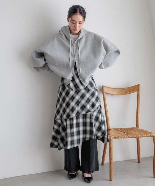 LOWRYS FARM（ローリーズファーム）の「イレヘムキリカエキャミワンピース　587916（ワンピース・レディース・ブラウン/グレー/ブラウン系その他・FREE）」の17枚目の写真