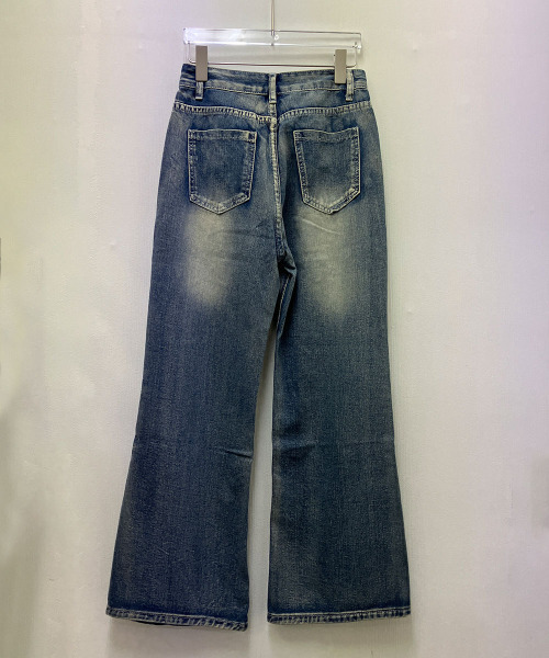 VIVID LADY(ビビッドレディー)の「ストレートフレアデニムパンツ(デニムパンツ・レディース・ブルー・LARGE/MEDIUM/SMALL)」の9枚目の写真