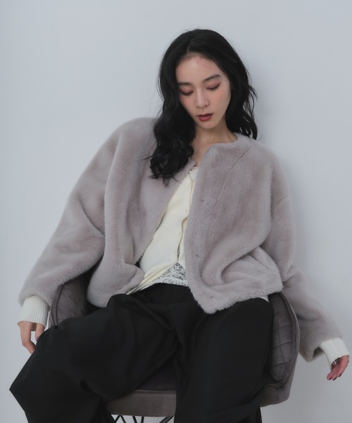 ファーショートコート（ノーカラーコート）｜Shelly island（シェリー