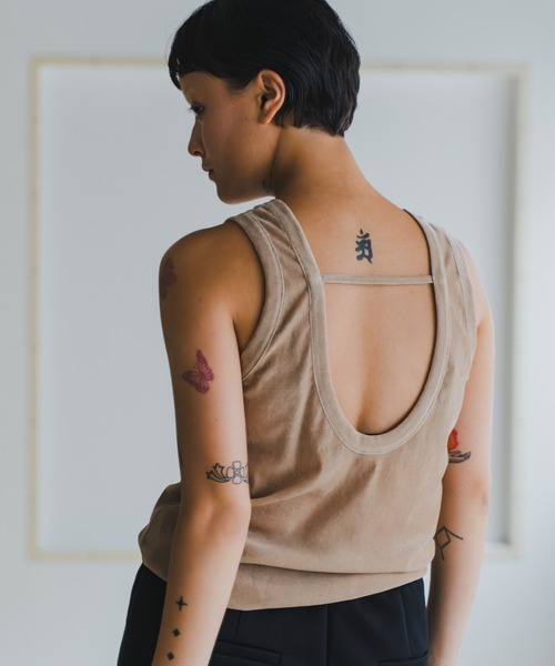 lit(リット)の「Back Open Velor Tanktop(タンクトップ・レディース・ブラック/ベージュ/ブラウン・FREE)」の4枚目の写真