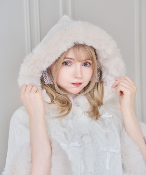 mellfy memory(メルフィーメモリー)の「Fluffy Meringue Ribbon ニットポンチョ(ポンチョ・レディース・ホワイト/ピンク・FREE)」の12枚目の写真