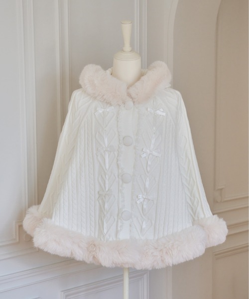 mellfy memory(メルフィーメモリー)の「Fluffy Meringue Ribbon ニットポンチョ(ポンチョ・レディース・ホワイト/ピンク・FREE)」の8枚目の写真
