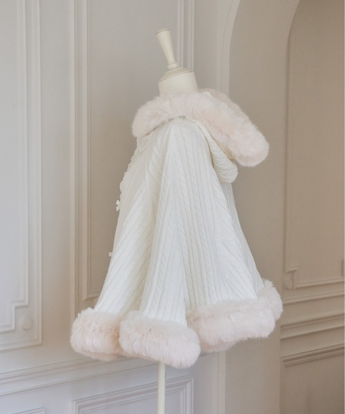 mellfy memory(メルフィーメモリー)の「Fluffy Meringue Ribbon ニットポンチョ(ポンチョ・レディース・ホワイト/ピンク・FREE)」の7枚目の写真