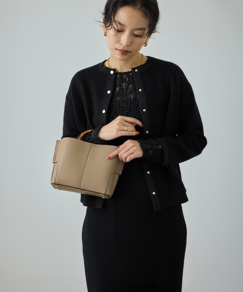 ROPE'(ロペ)の「接結ウールバイカラーニットカーディガン/イージーケア(カーディガン/ボレロ・レディース・ブラック/オフホワイト・FREE)」の8枚目の写真