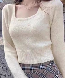 CELENA BEATS（セレナビーツ）の「スクエアネックショートニットトップス（ポロシャツ）」