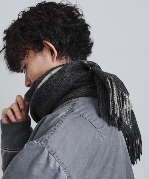 tk.TAKEO KIKUCHI（ティーケータケオキクチ）の「カシミヤ混マフラー（マフラー・メンズ・ブラック系1/ホワイト系4/ブラック系/ネイビー/オフホワイト/ブラック/ワイン系3・00）」の12枚目の写真