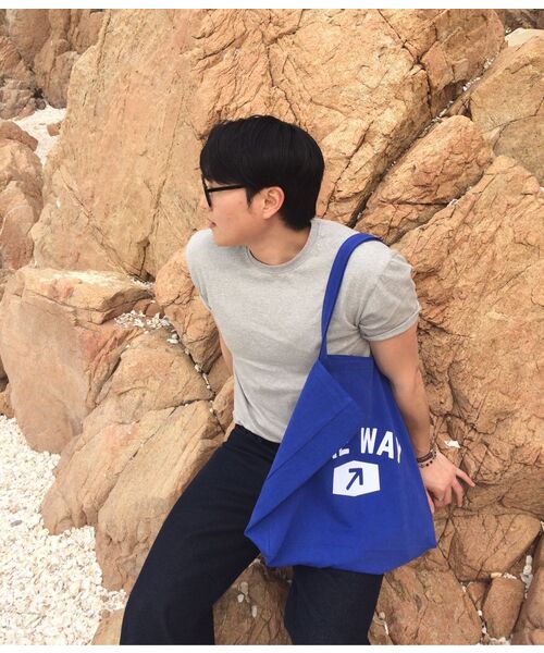 P.IN.O（ピインオ）の「コットンクロップ半袖Tシャツ-マッスルフィット（Tシャツ/カットソー・メンズ・グレー系その他/ブラック/ホワイト/チャコール/その他・MEDIUM/LARGE/SMALL）」の15枚目の写真
