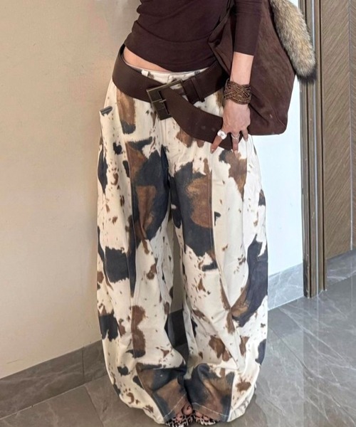 CANVAS+(キャンバスプラス)の「【CANVAS+】カウ柄スーパールーズワイドパンツ(その他パンツ・レディース・オフホワイト・3L/S/M/L)」の9枚目の写真