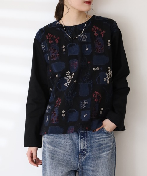 Emago(イマゴ)の「EMAGO ツボと花刺繍ブラウス 長袖(シャツ/ブラウス・レディース・ブラック/ベージュ・FREE)」の4枚目の写真