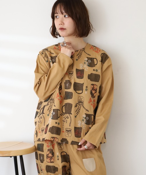 Emago(イマゴ)の「EMAGO ツボと花刺繍ブラウス 長袖(シャツ/ブラウス・レディース・ブラック/ベージュ・FREE)」の8枚目の写真