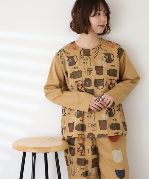 Emago(イマゴ)の「EMAGO ツボと花刺繍ブラウス 長袖(シャツ/ブラウス・レディース・ブラック/ベージュ・FREE)」の9枚目の写真