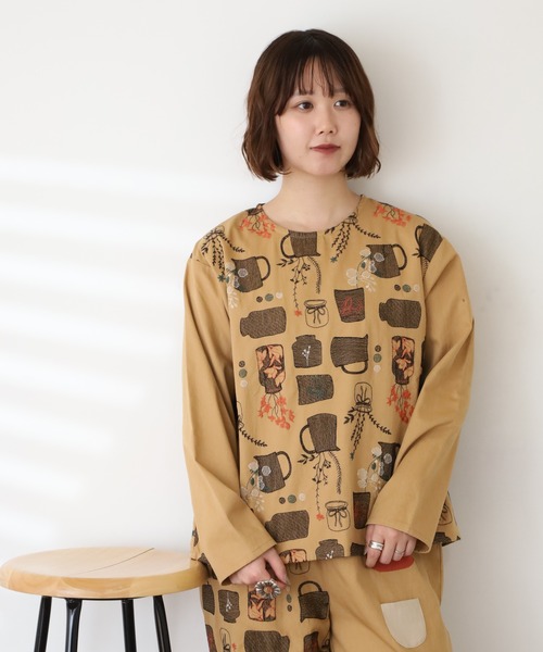 Emago(イマゴ)の「EMAGO ツボと花刺繍ブラウス 長袖(シャツ/ブラウス・レディース・ブラック/ベージュ・FREE)」の10枚目の写真