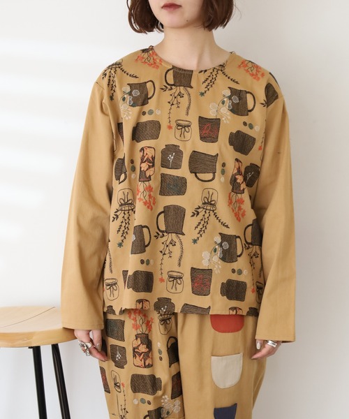 Emago(イマゴ)の「EMAGO ツボと花刺繍ブラウス 長袖(シャツ/ブラウス・レディース・ブラック/ベージュ・FREE)」の12枚目の写真
