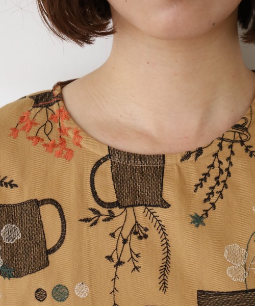 Emago(イマゴ)の「EMAGO ツボと花刺繍ブラウス 長袖(シャツ/ブラウス・レディース・ブラック/ベージュ・FREE)」の15枚目の写真