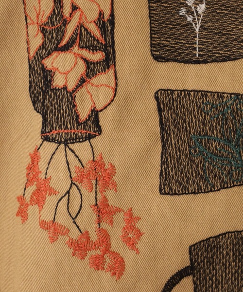 Emago(イマゴ)の「EMAGO ツボと花刺繍ブラウス 長袖(シャツ/ブラウス・レディース・ブラック/ベージュ・FREE)」の18枚目の写真