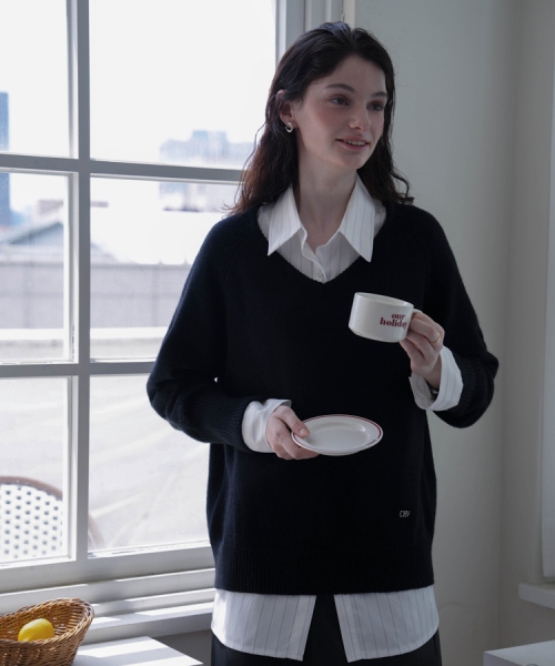 DEHEVE（デヘヴェ）の「Classic V-neck Knit [Black]（ニット/セーター・レディース・ブラック・FREE）」の14枚目の写真