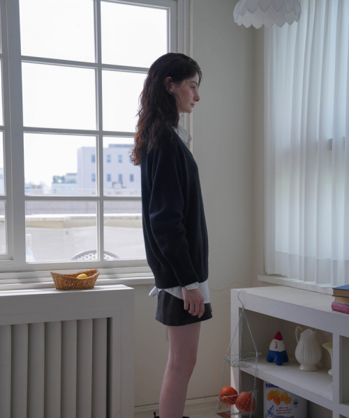 DEHEVE（デヘヴェ）の「Classic V-neck Knit [Black]（ニット/セーター・レディース・ブラック・FREE）」の5枚目の写真