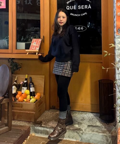 DEHEVE（デヘヴェ）の「Classic V-neck Knit [Black]（ニット/セーター・レディース・ブラック・FREE）」の2枚目の写真
