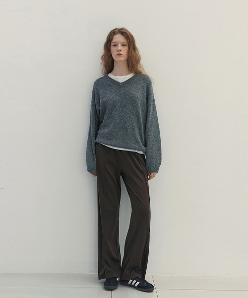 NEEV（ニーヴ）の「Drop Wool V-Neck Pullover (Grey)（ニット/セーター・レディース・その他・FREE）」の3枚目の写真