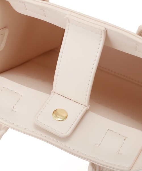 JILL by JILL STUART（ジルバイジルスチュアート）の「◇チャーム付きミニトートバッグ（ショルダーバッグ・レディース・ピンク/ブラック・FREE）」の14枚目の写真