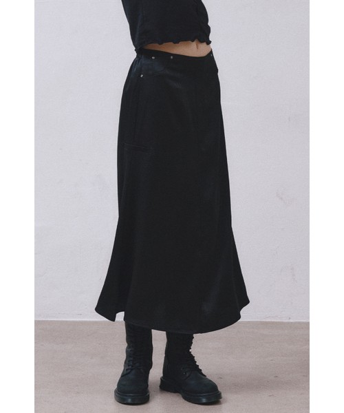 MIDNLOW（ミッドアンドロー）の「Crease satin skirt (Black)（スカート・レディース・その他・FREE）」の3枚目の写真