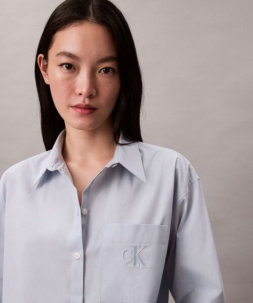 Calvin Klein(カルバン・クライン)の「シャツ - ポプリンリラックスシャツ(シャツ/ブラウス・レディース・ブルー・S/M/XS)」の3枚目の写真